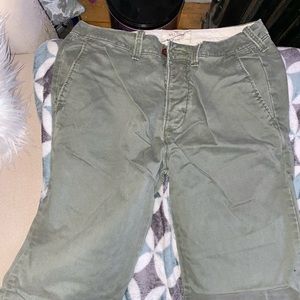 Men’s khaki pants